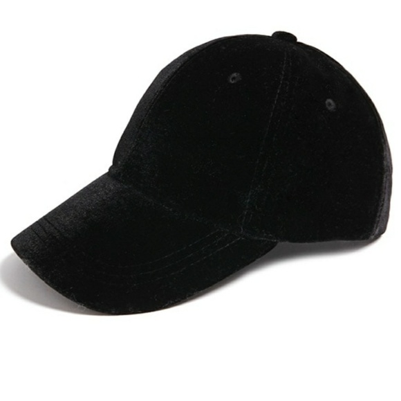 Accessories - $25💥Black Velvet Fashion Baseball Cap